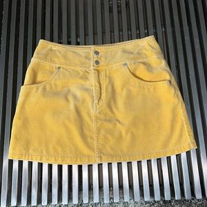 Yellow GUESS mini skirt size 26